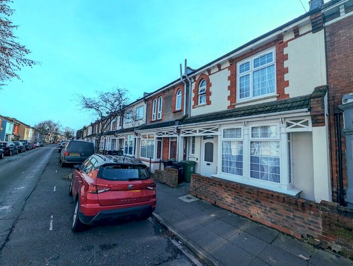 3 Bedroom House To Rent In Meyrick Road, Portsmouth, PO2