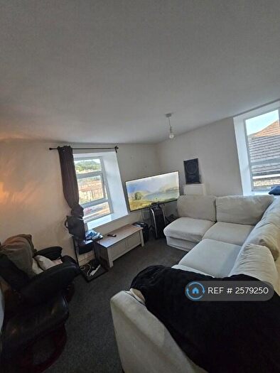 2 Bedroom Flat To Rent In Washington Buildings, Porth, CF39