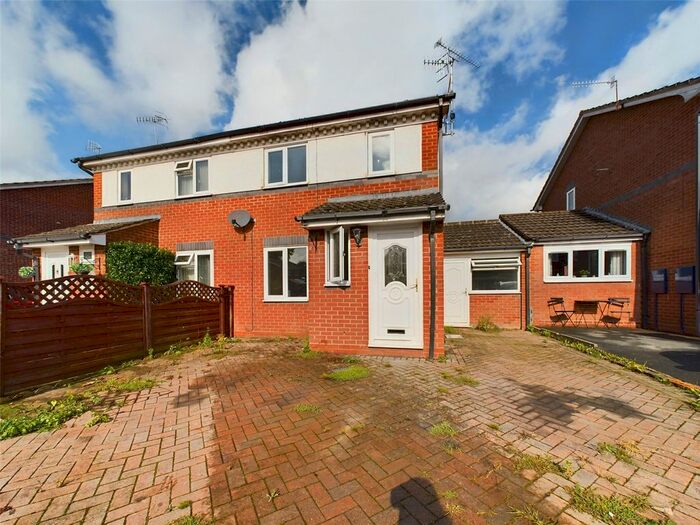 4 Bedroom Semi-Detached House To Rent In Truro Gardens, Worcester, Worcestershire, WR5