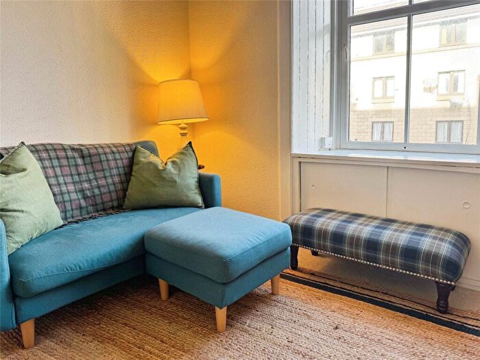 1 Bedroom Terraced House To Rent In Albert Street, Edinburgh, EH7