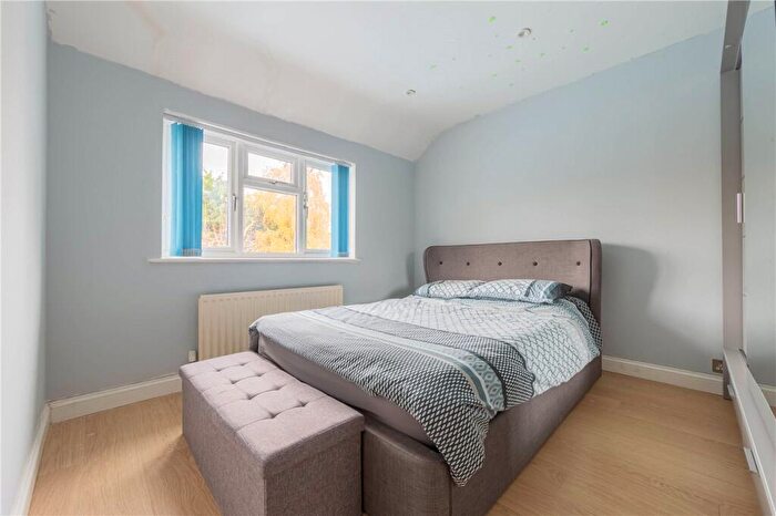 3 Bedroom End Of Terrace House For Sale In Peters Avenue, London Colney, St. Albans, AL2