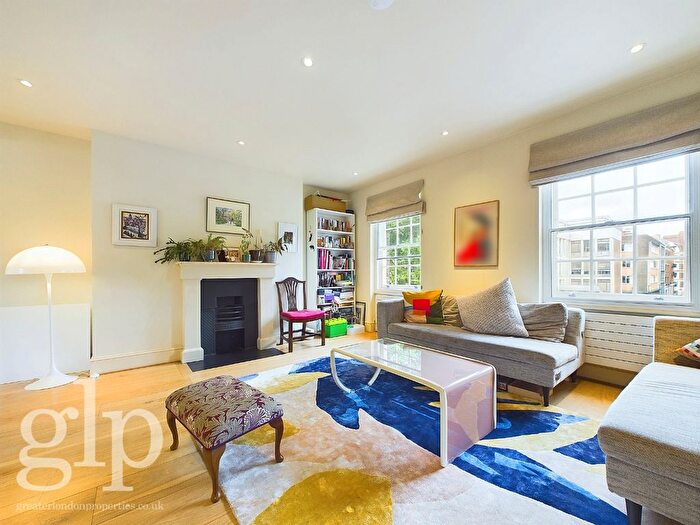 2 Bedroom Flat To Rent In Store Street, London, Greater London, WC1E