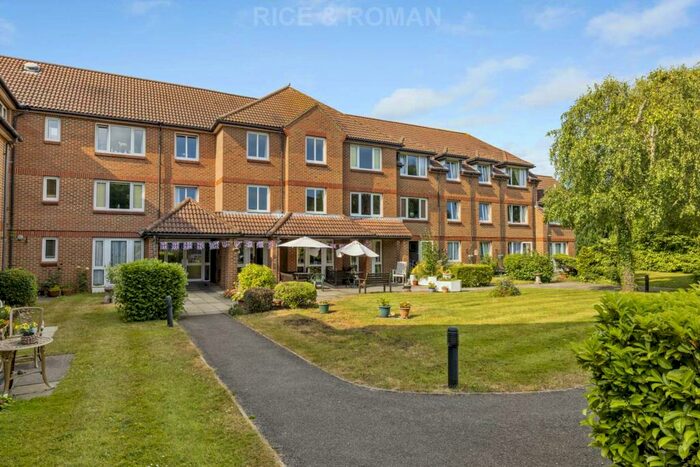 1 Bedroom Retirement Property For Sale In Winterbourne Court, Bracknell, RG12