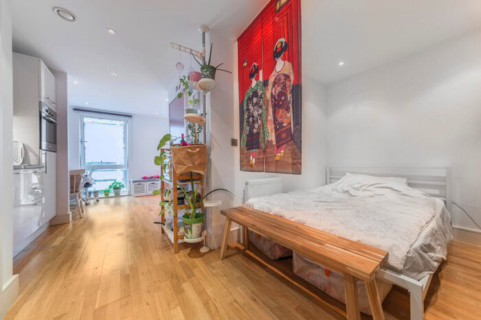 Apartment To Rent In Indescon Square, London, E14