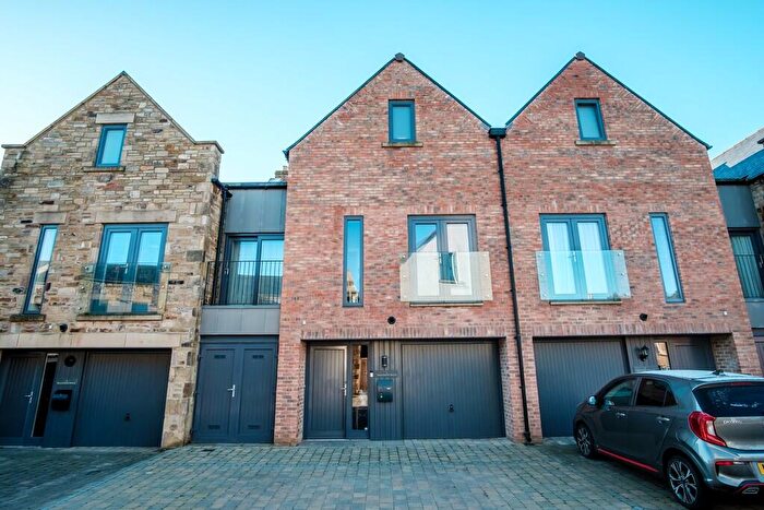 5 Bedroom Town House For Sale In Richemont Close, Richmond, DL10