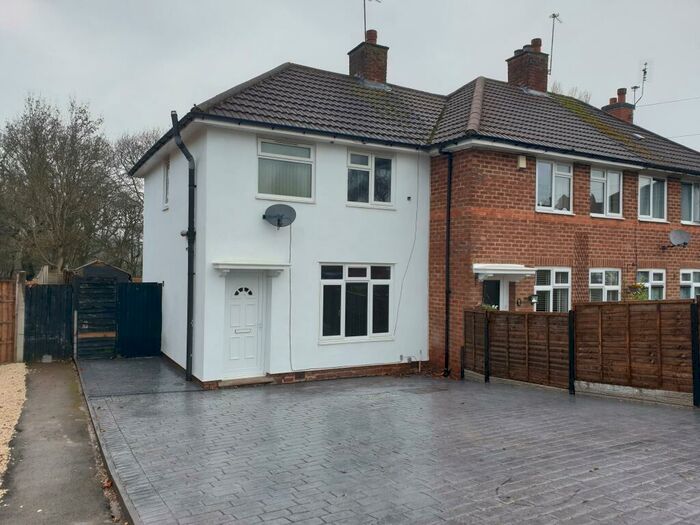 3 Bedroom House To Rent In Stanbury Road, Birmingham, B14