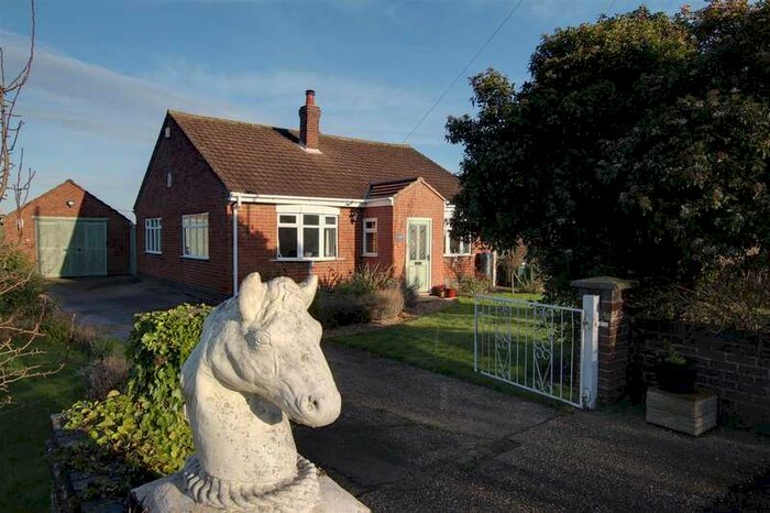 2 Bedroom Detached Bungalow For Sale In Station Road, Willoughby, LN13