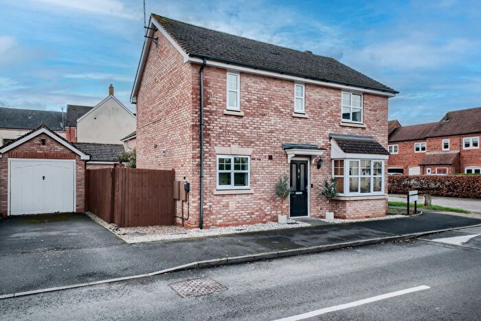 3 Bedroom Detached House For Sale In Burns Close, Stratford-Upon-Avon, CV37