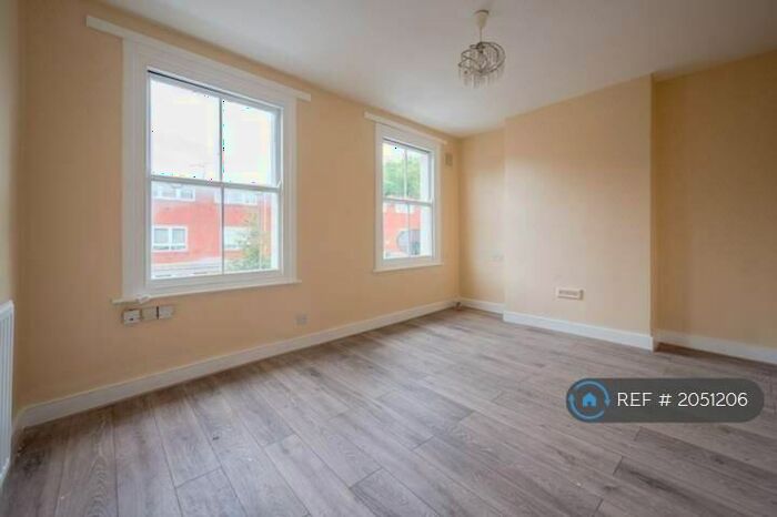 1 Bedroom Flat To Rent In Burchell Road, London, SE15