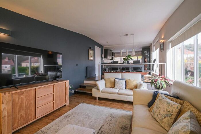 2 Bedroom Bungalow For Sale In Pye Nest Rise, Halifax, HX2