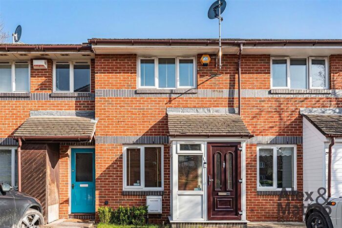 2 Bedroom Property To Rent In Henley Drive, Bermondsey, SE1