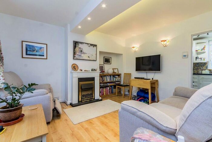 2 Bedroom Property To Rent In Westcott Crescent, London, W7