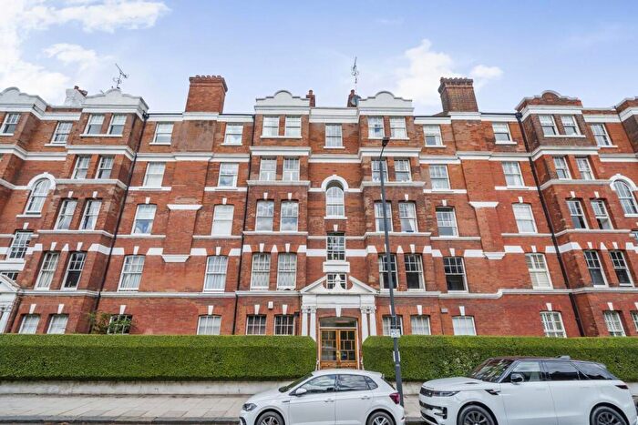2 Bedroom Flat For Sale In Cambridge Road, Battersea, London, SW11