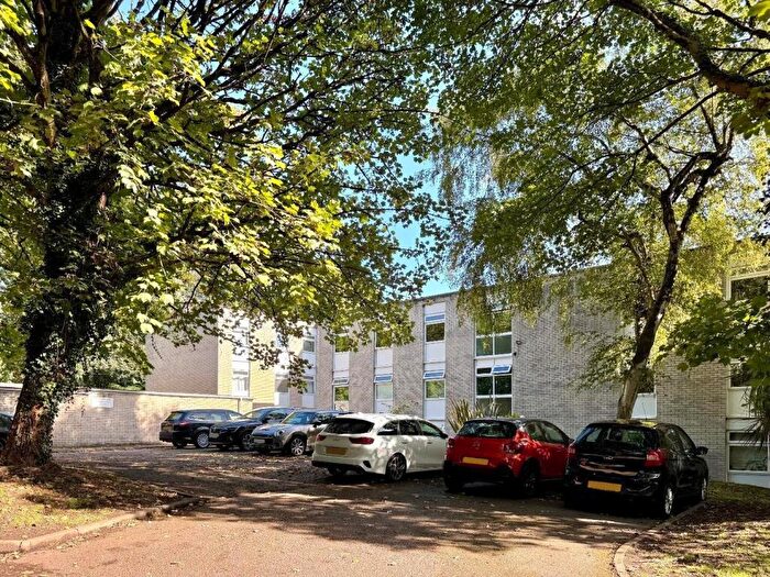 2 Bedroom Flat For Sale In Cogan Pill Road, Llandough, CF64