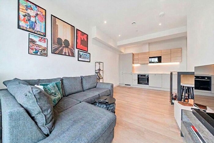 1 Bedroom Flat For Sale In Pembroke Road, Quadrate Apartments, HA4