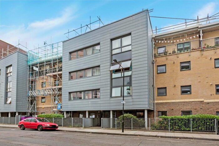 2 Bedroom Flat To Rent In Stainsby Road, Limehouse, London, E14