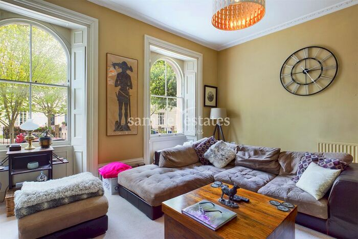 3 Bedroom Flat To Rent In Camberwell Grove, East Dulwich, SE5