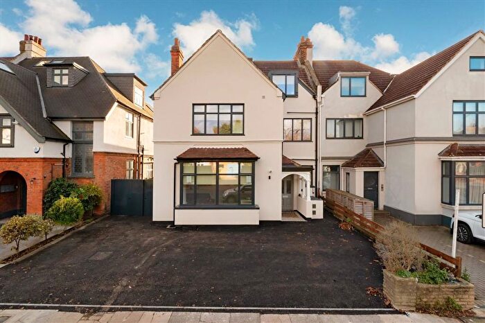 1 Bedroom Flat To Rent In Chatsworth Road, The Mapesbury, NW2