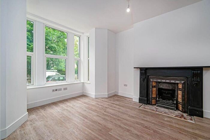 1 Bedroom Apartment To Rent In , Connaught Avenue, Plymouth, Devon, PL4