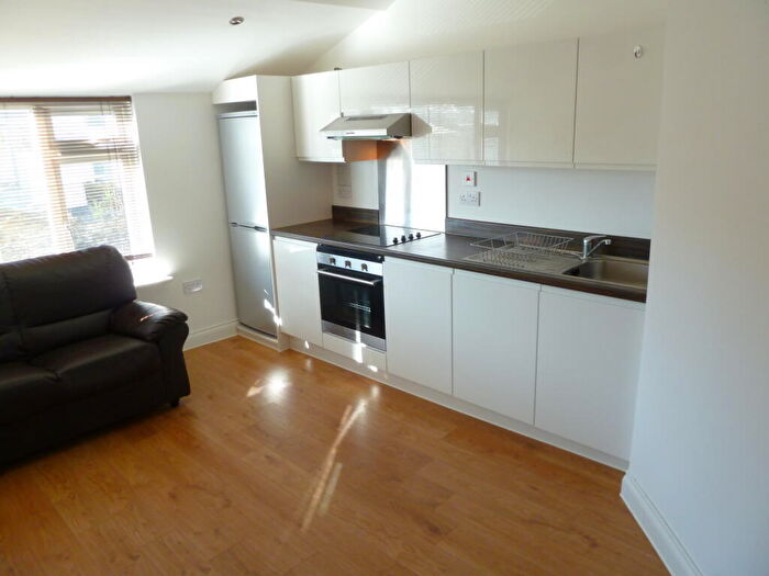 Studio To Rent In Whitefield Terrace, Flat, PL4