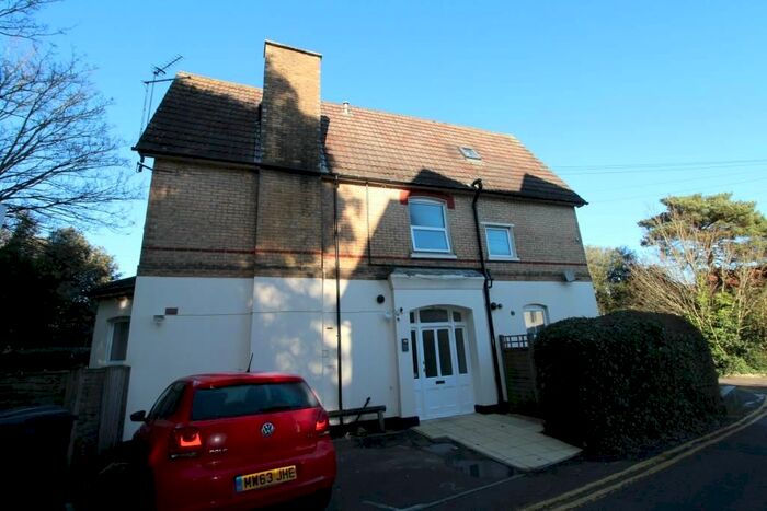 1 Bedroom Flat To Rent In Crescent Road, Bournemouth, BH2