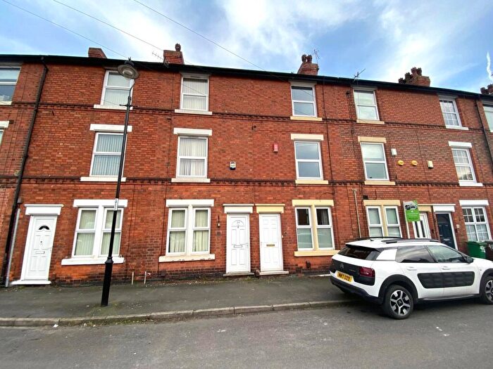 3 Bedroom Terraced House To Rent In Mundella Road, Nottingham, Nottinghamshire, NG2