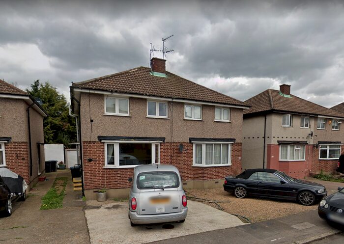 3 Bedroom Semi-Detached House To Rent In Vian Avenue, Enfield, EN3