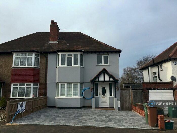 3 Bedroom Semi-Detached House To Rent In Mulgrave Road, Cheam, Sutton, SM2