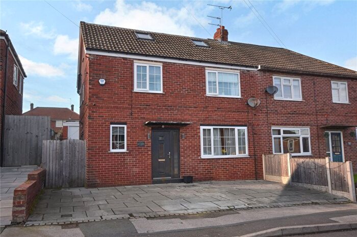 3 Bedroom Semi Detached House For Sale In Valley Mount, Kippax, Leeds, West Yorkshire, LS25