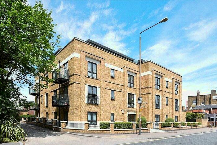3 Bedroom Penthouse To Rent In De La Mare Court, Stratheden Road, Blackheath, London, SE3
