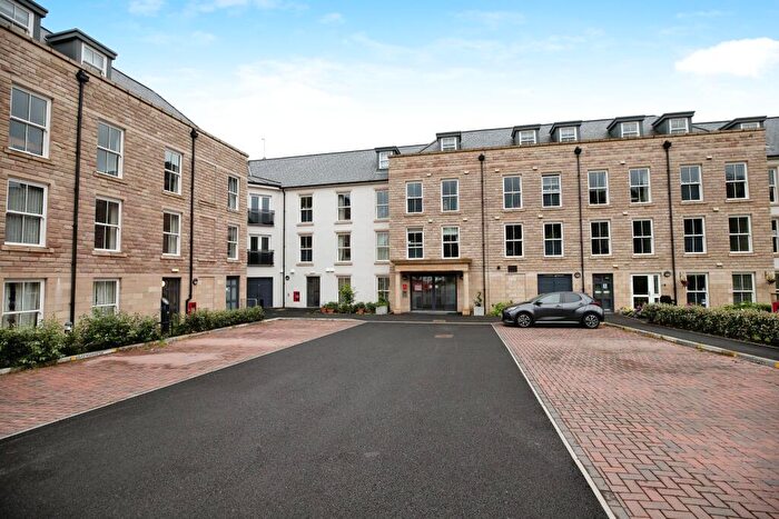 2 Bedroom Flat For Sale In Station Road, Buxton, Derbyshire, SK17
