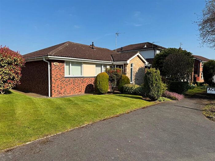 2 Bedroom Detached Bungalow For Sale In Beverley Road, Willerby, Hull, HU10