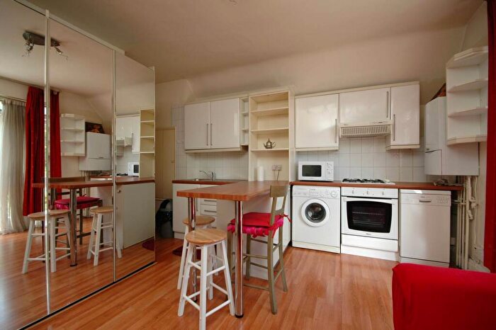 Studio To Rent In Finchley Road, Hampstead, London, NW3