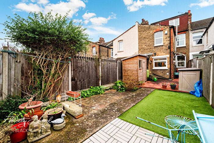 4 Bedroom Terraced House For Sale In Wernbrook Street, London, SE18