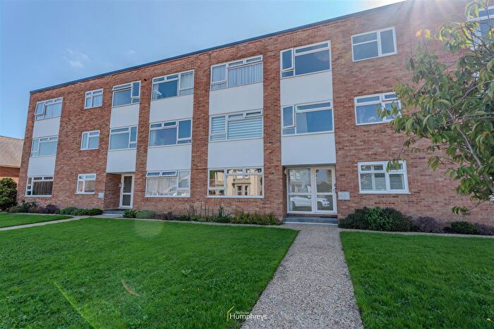 1 Bedroom Flat For Sale In Leigh Road, Wimborne, BH21