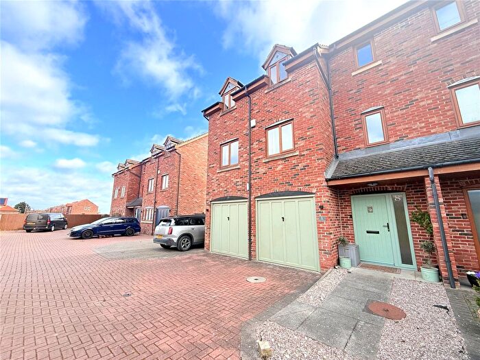 5 Bedroom Semi Detached House For Sale In Little Orchard, Hook, Goole, DN14