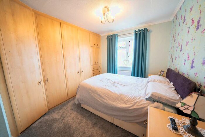 3 Bedroom Terraced House For Sale In Flatholme Road, Netherhall, Leicester, LE5