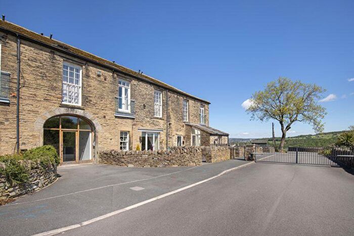 2 Bedroom Apartment For Sale In Making Place Hall, Soyland, HX6