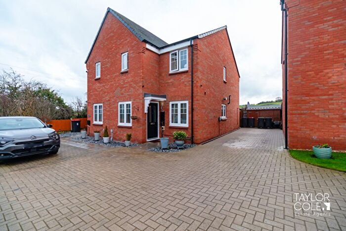 3 Bedroom Semi-Detached House For Sale In Oak Close, Polesworth, Tamworth, B78