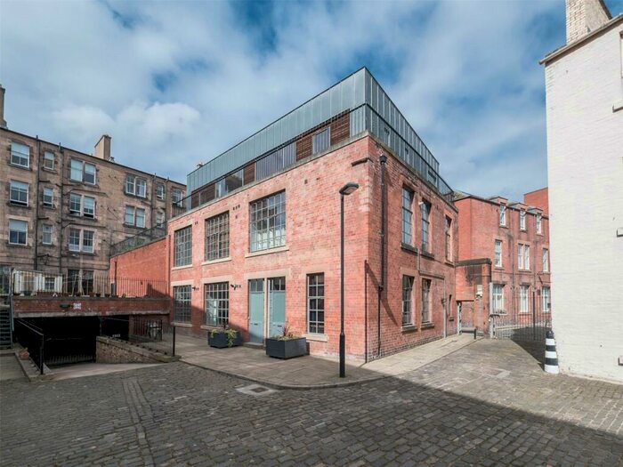 1 Bedroom Flat To Rent In Patriothall, Edinburgh, EH3