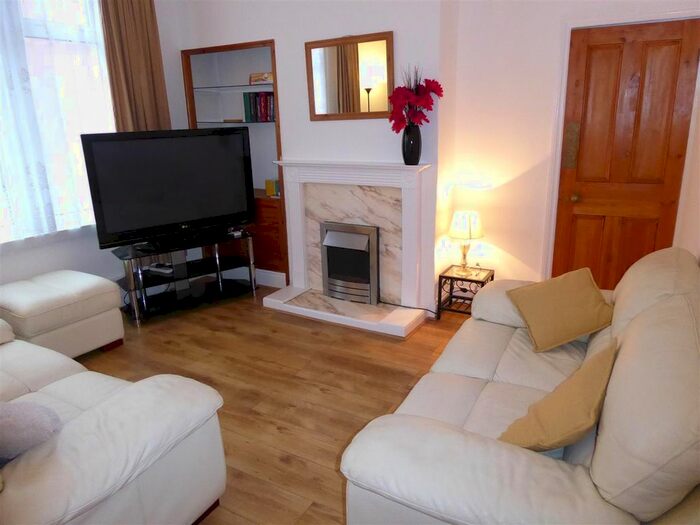4 Bedroom End Of Terrace House To Rent In Francis Avenue, Southsea, Portsmouth, PO4