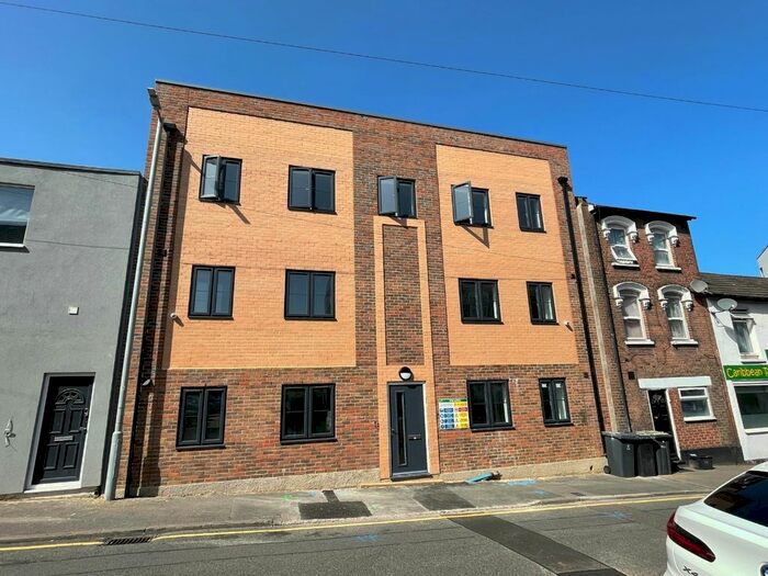 2 Bedroom Flat To Rent In Cornflower House, - Liverpool Road, Luton, Bedfordshire, LU1