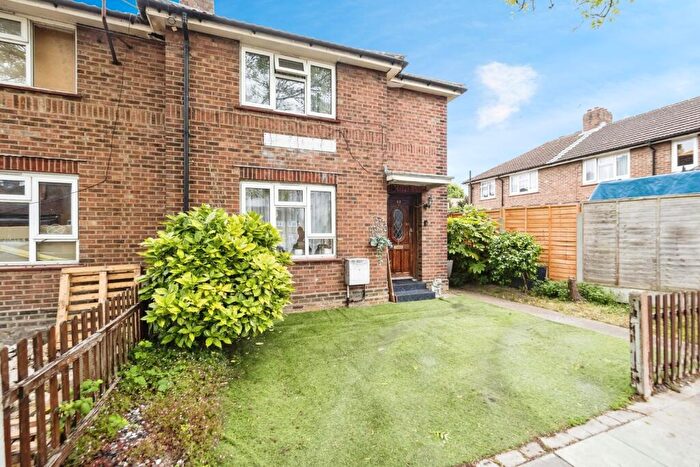 3 Bedroom End Of Terrace House For Sale In St. Clair Road, London, E13