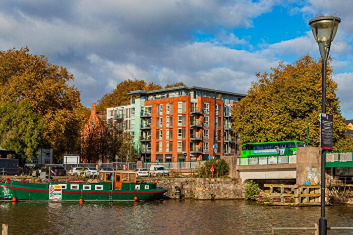 2 Bedroom Penthouse To Rent In Bell Avenue, Bristol, BS1