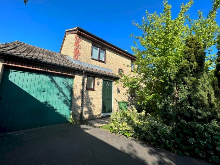 3 Bedroom House To Rent In Sparcells, SN5