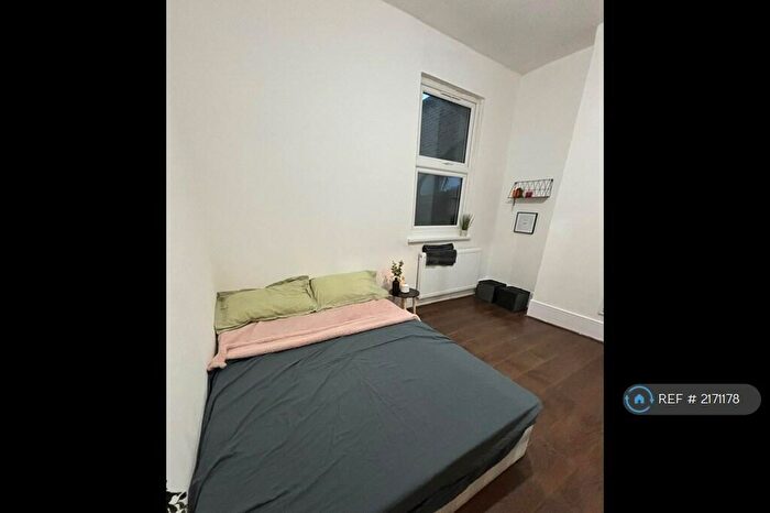 2 Bedroom Flat To Rent In Harold Road, London, E13