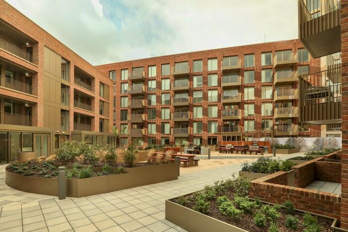 2 Bedroom Flat To Rent In Botanica, Chester Road, Manchester, M15