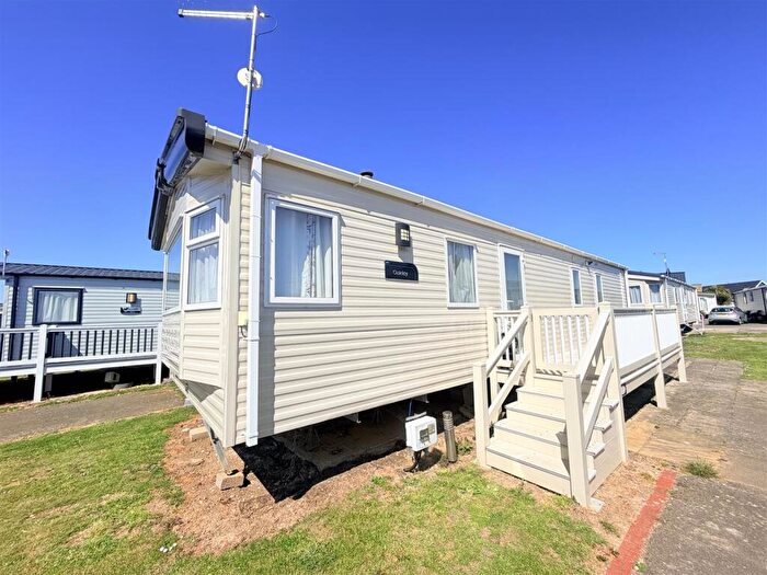 3 Bedroom Chalet For Sale In St. Johns Road, Whitstable, CT5