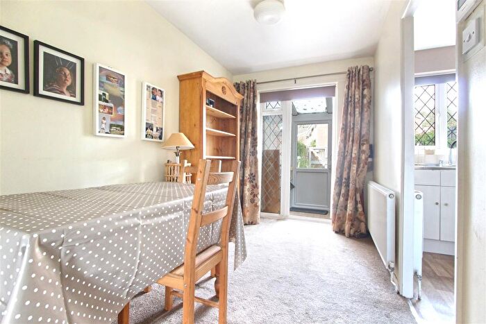 2 Bedroom Terraced House For Sale In Broomfield Avenue, Broxbourne, EN10