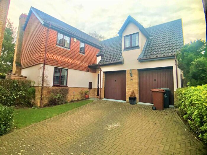 5 Bedroom Detached House To Rent In Woolston Avenue, Letchworth Garden City, SG6